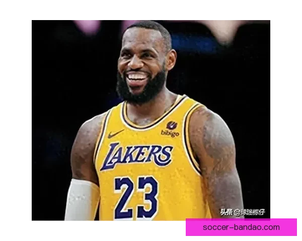 詹姆斯赛后暖心致敬ESPN女记者:原本该去冰敷但我必须回来你太棒了 詹姆斯赛后暖心致敬ESPN女记者:原本该去冰敷但我必须回来你太棒了